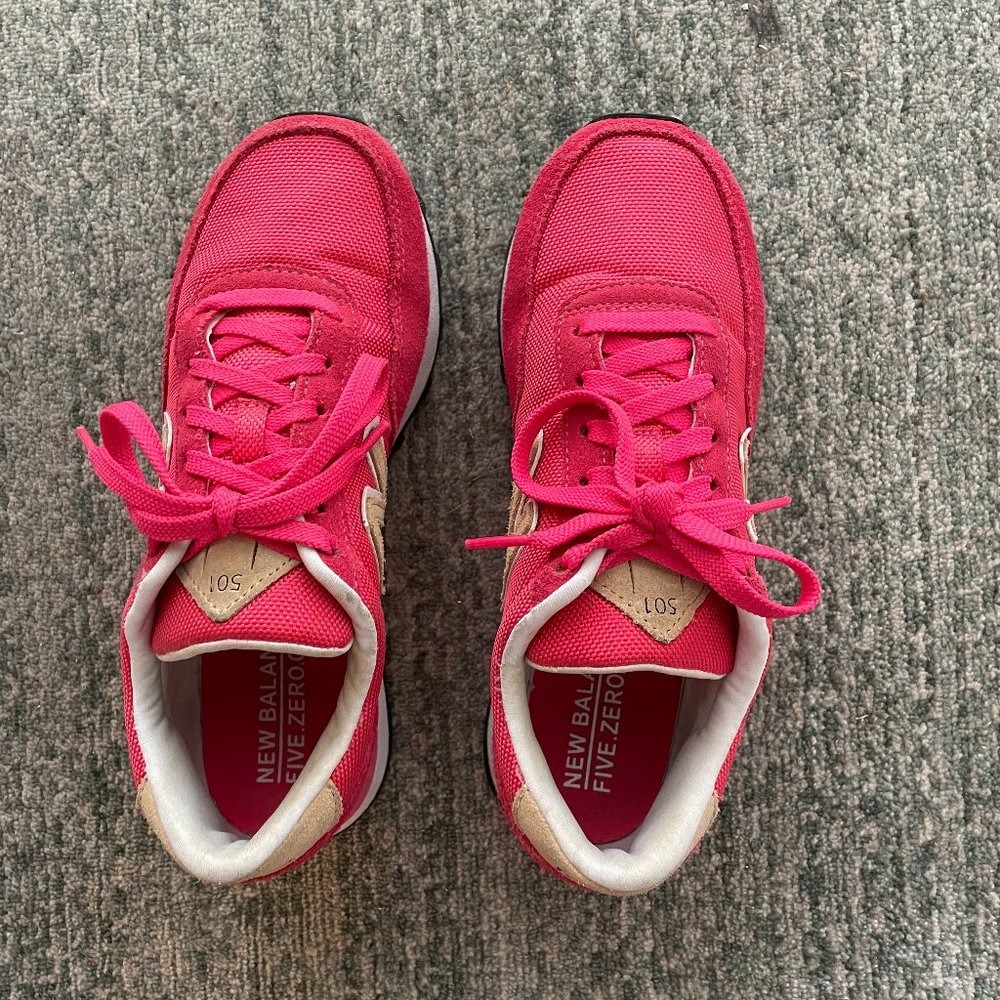 Pink New Balances W 7.5